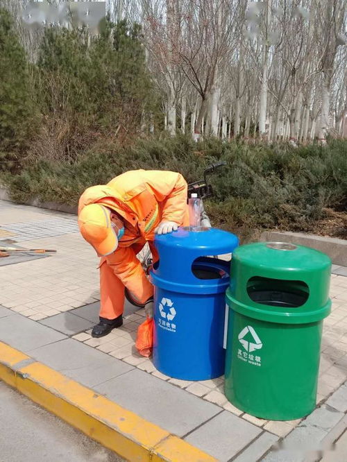 公共設(shè)施擦洗再延伸 城市品質(zhì)再提升 環(huán)境衛(wèi)生清潔周 新城環(huán)衛(wèi)在行動(dòng)