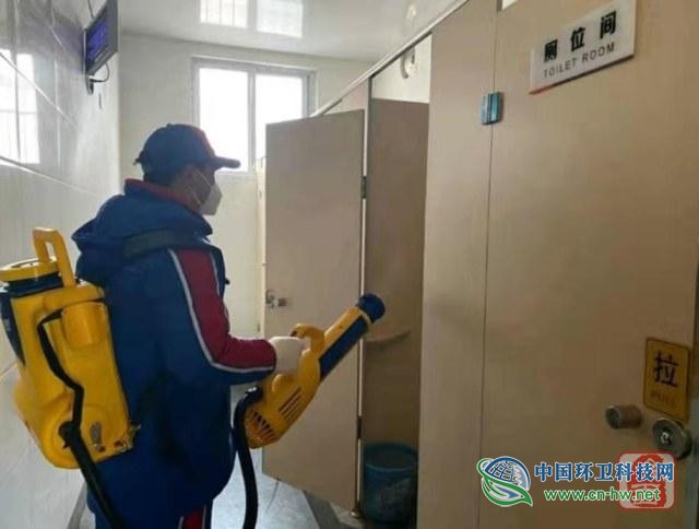 鄭州二七區(qū)全面推行“跟蹤式消殺” 提升公廁環(huán)境衛(wèi)生服務(wù)水平